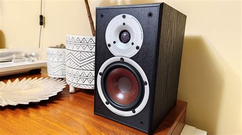 5-inch drivers, a 1-inch dome tweeter, and a planar magnetic supertweeter. . Dali speakers review